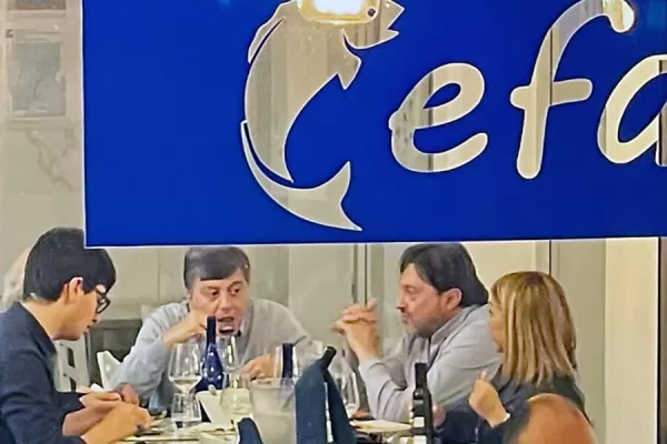 Chi si è seduto al ristorante di Lavitola con la toga? La riservatezza à la carte per i magistrati: il silenzio sulle frequentazioni al Cefalù Bistrot