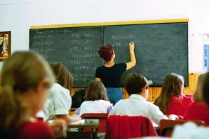 Scuole, 20 milioni per la climatizzazione. Ma i fondi arrivano a pioggia e senza valutazione