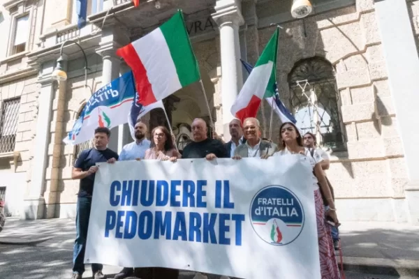 I tornelli del minimarket, la reazione della sinistra alla liberazione del molestatore