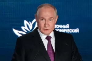 In this photo released by the Roscongress Foundation, Russian President Vladimir Putin delivers his speech at the plenary session at the Eastern Economic Forum in Vladivostok, Russia, Thursday, Sept. 3, 2026. (Aleksandr Zholobov/Roscongress Foundation via AP)
Associate Press/ LaPresse
Only Italy and Spain In this photo released by the Roscongress Foundation, Russian President Vladimir Putin delivers his speech at the plenary session at the Eastern Economic Forum in Vladivostok, Russia, Thursday, Sept. 3, 2026. (Aleksandr Zholobov/Roscongress Foundation via AP)
Associate Press/ LaPresse
Only Italy and Spain