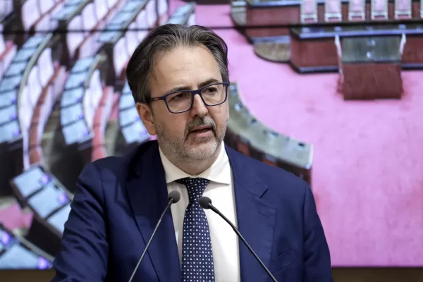 ANDREA DE PRIAMO POLITICO