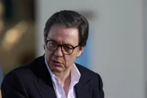 Elezioni in Germania , parla Tobias Piller: “Così l’AfD vuole riscrivere il Paese, nell’Est temono la minaccia di guerra di Putin” Elezioni in Germania , parla Tobias Piller: “Così l’AfD vuole riscrivere il Paese, nell’Est temono la minaccia di guerra di Putin”