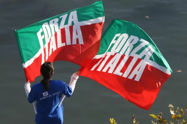 Forza Italia cresce in Campania. E il consenso di Martusciello è al 90% Forza Italia cresce in Campania. E il consenso di Martusciello è al 90%