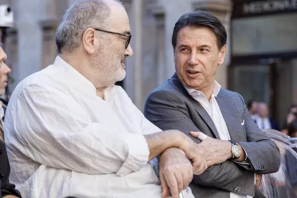 Goffredo Bettini e il presidente del Movimento 5 stelle Giuseppe Conte durante l’evento “60 under 30” organizzato dalla Link University, Roma, Venerdì 19 Settembre 2025 (Foto Roberto Monaldo / LaPresse)
Goffredo Bettini and Five Star Movement president Giuseppe Conte during the “60 under 30” event organized by Link University, Rome, Friday, September 19, 2025 (Photo by Roberto Monaldo / LaPresse) Goffredo Bettini e il presidente del Movimento 5 stelle Giuseppe Conte durante l’evento “60 under 30” organizzato dalla Link University, Roma, Venerdì 19 Settembre 2025 (Foto Roberto Monaldo / LaPresse)
Goffredo Bettini and Five Star Movement president Giuseppe Conte during the “60 under 30” event organized by Link University, Rome, Friday, September 19, 2025 (Photo by Roberto Monaldo / LaPresse)