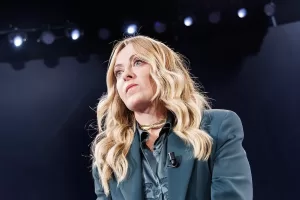 Meloni tra il rischio di elezioni anticipate e la tentazione di battere Berlusconi… Meloni tra il rischio di elezioni anticipate e la tentazione di battere Berlusconi…
