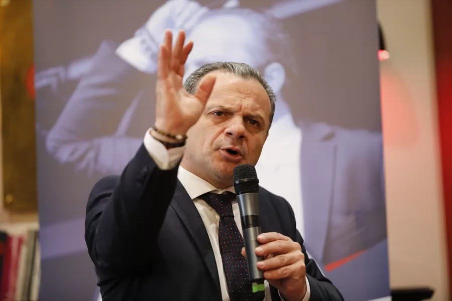 CATENO DE LUCA, POLITICO