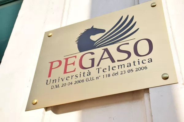 UNIVERSITA’ TELEMATICA PEGASO INSEGNA TARGA